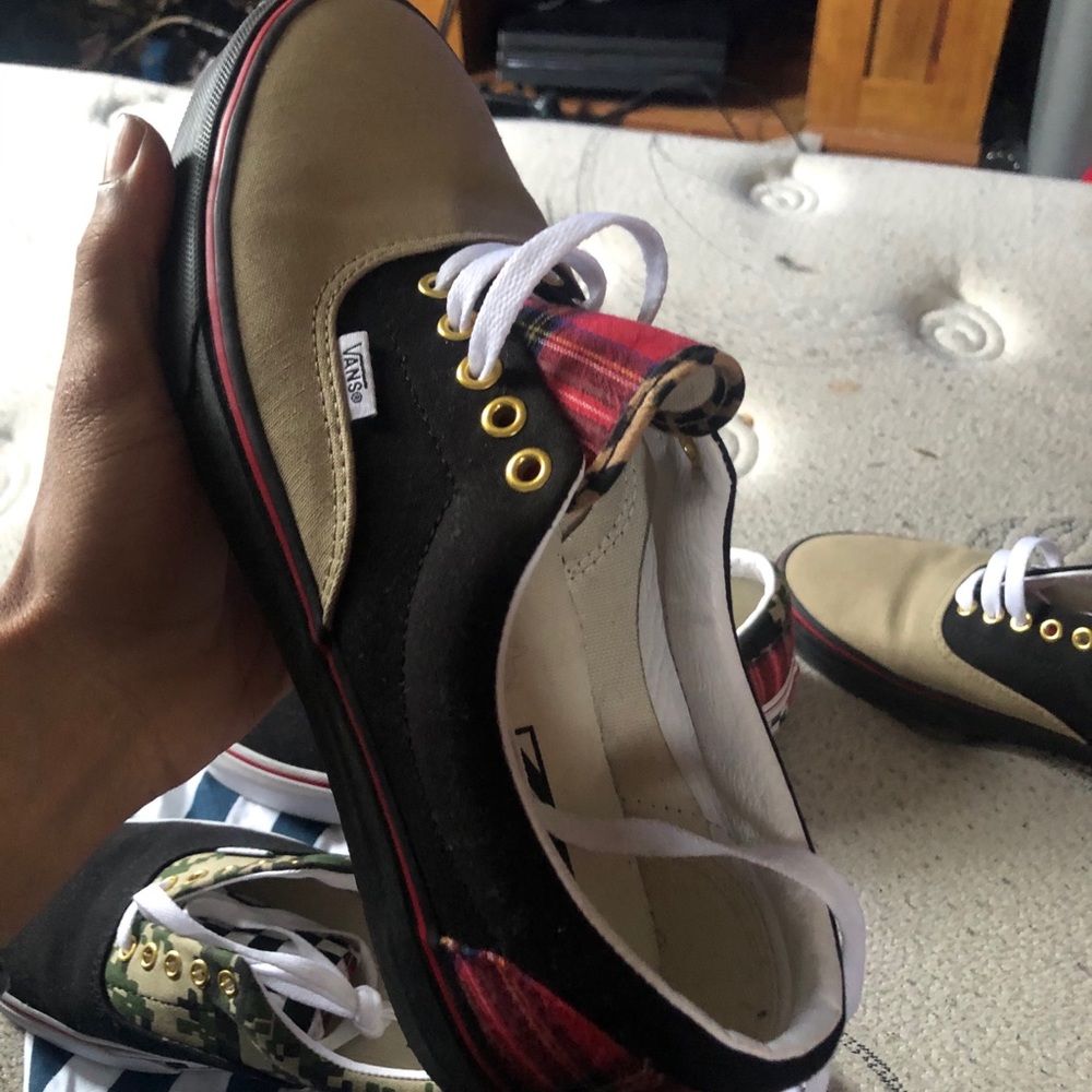 Vans - Picture 3 of 8